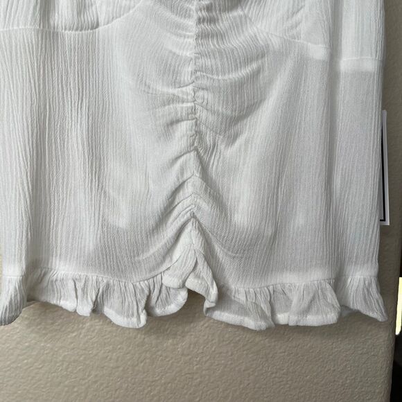 NWT Women’s V-Neck Crop Cami embroidery floret Top in White Size L #347 - Picture 4 of 10